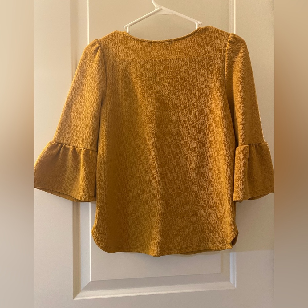 Mustard top - Picture 2 of 2